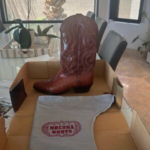 VINTAGE Nocona ostrich Boots size 9  2E